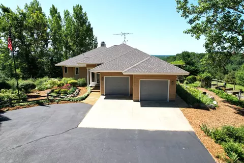 465 S 72nd Ave, Shelby, MI 49455