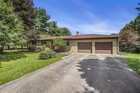 120 Keddle Rd, Howell, MI 48843