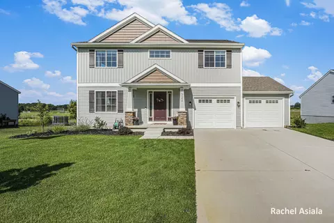 322 Miller Dr, Caledonia, MI 49316