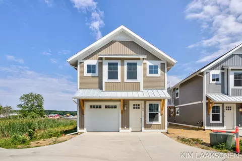 80 Swing Bridge Ln #8, Douglas, MI 49406