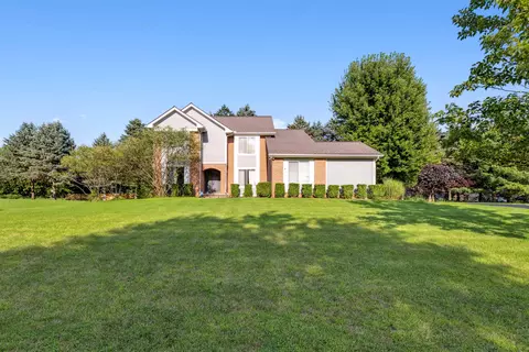 4543 River Hills Ct, Brighton, MI 48114