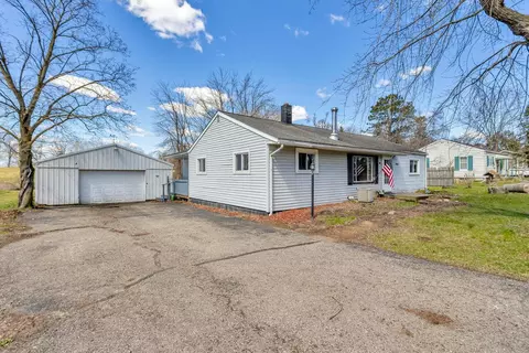 4564 Ackerson Lake Rd, Jackson, MI 49201