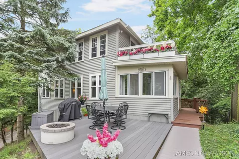 36 Edwards Ave, Grand Haven, MI 49417