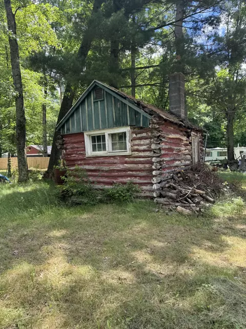 6832 E Maple St, Newaygo, MI 49337 photo 25