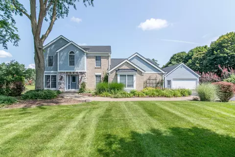 214 Winchester Dr, Saline, MI 48176