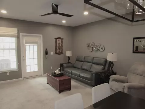 1948 Coventry, Jackson, MI 49201 photo 2