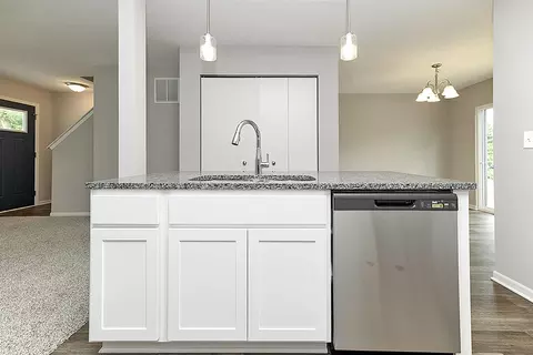 1106 Eugene Ave, Jackson, MI 49203 photo 5