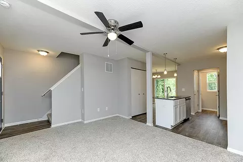 1106 Eugene Ave, Jackson, MI 49203 photo 2