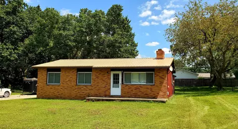 470 N Dexter St, Pinckney, MI 48169