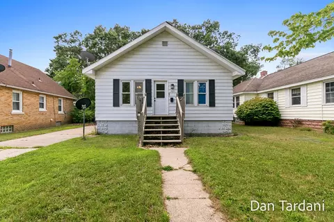 505 Fowler St, North Muskegon, MI 49445