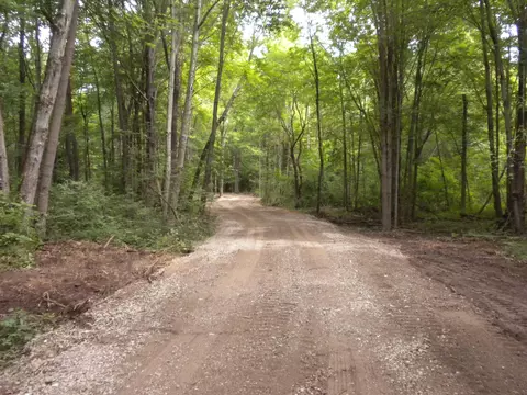2 Old Allegan Rd, Saugatuck, MI 49453