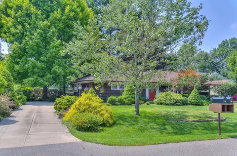 4178 Sheffield Dr, Jackson, MI 49203