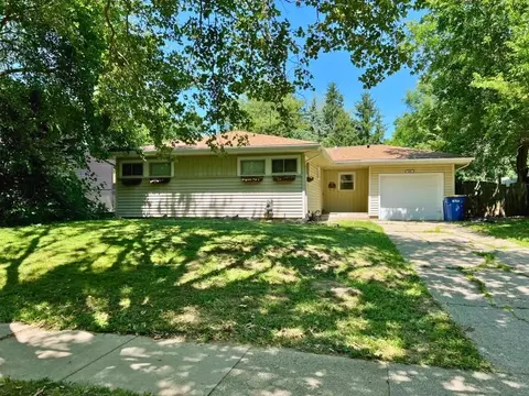 1085 Sweet St NE, Grand Rapids, MI 49505