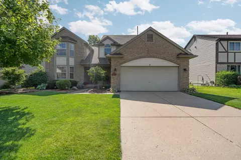 8931 Stonehouse Ave #S, Livonia, MI 48150