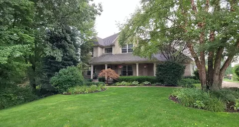 1949 Tranquil Ct, Commerce Twp, MI 48390