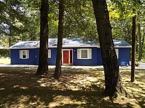 13830 Sunset Shores Dr NE, Cedar Springs, MI 49319