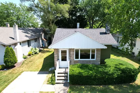 108 N Franklin St, Ludington, MI 49431