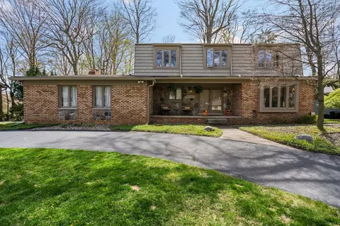 21253 Woodhill Dr, Northville, MI 48167