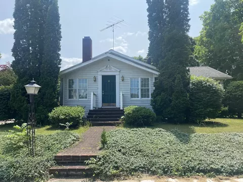 210 E Gilson St, Edmore, MI 48829