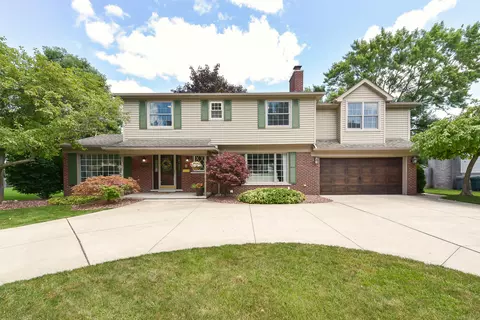 18718 Golfview St, Livonia, MI 48152