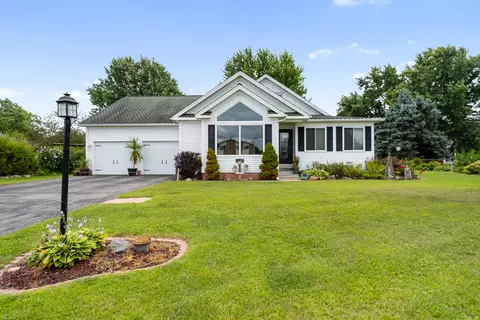 14169 Shannon Dr, Cement City, MI 49233