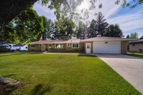 209 N Reinberg Ave, Scottville, MI 49454