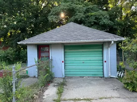 619 Chester St, Jackson, MI 49203 photo 3