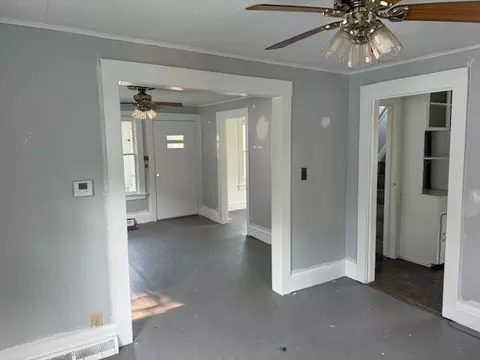 619 Chester St, Jackson, MI 49203 photo 9