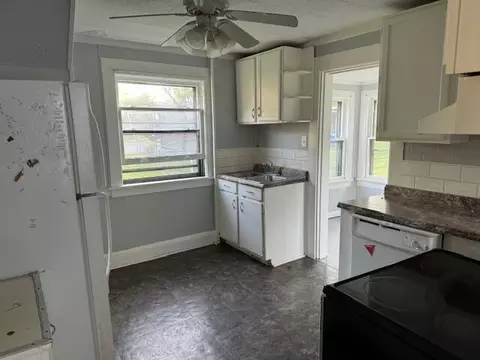 619 Chester St, Jackson, MI 49203 photo 11