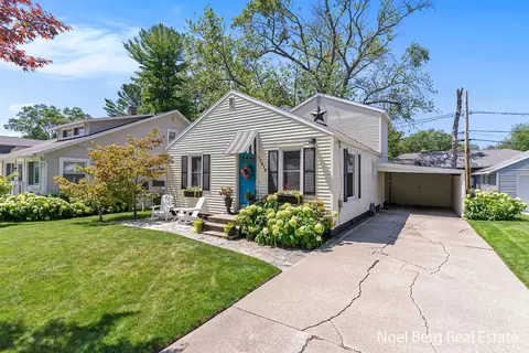 17579 Grand River Ave, Spring Lake, MI 49456