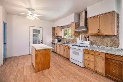 243 E Pine St, Elsie, MI 48831 photo 8