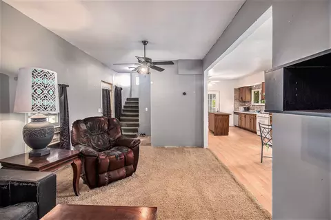 243 E Pine St, Elsie, MI 48831 photo 3