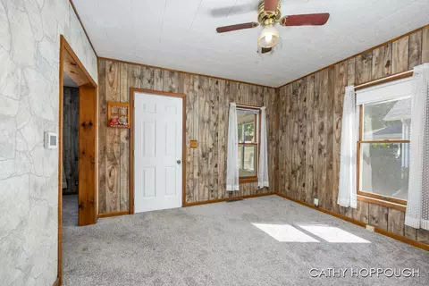 737 E Main St, Ionia, MI 48846 photo 5