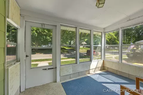 737 E Main St, Ionia, MI 48846 photo 4