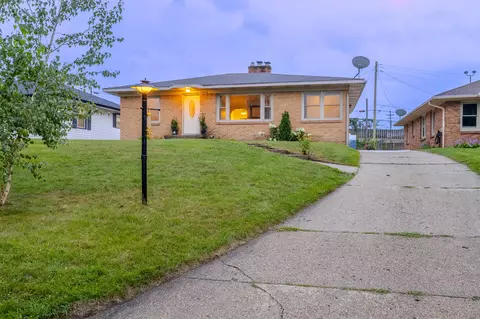 2034 Birch Dr NW, Grand Rapids, MI 49504