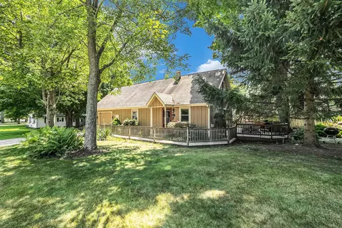 527 E Concord St, Pentwater, MI 49449