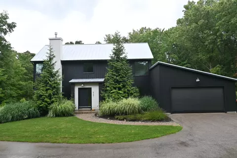 8291 Bailey Dr NE, Ada, MI 49301 photo 2