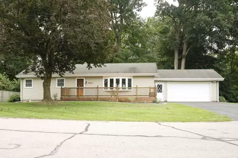 6816 2nd Ave, Coloma, MI 49038
