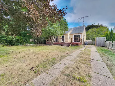 626 Chambers St, South Haven, MI 49090