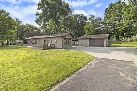 6425 E Sugar Grove Rd, Fountain, MI 49410