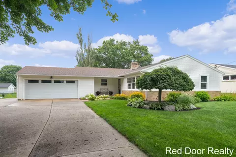 689 72nd St SE, Grand Rapids, MI 49548
