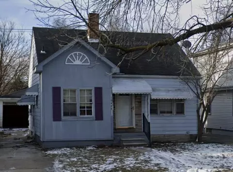 19444 Woodside St, Harper Woods, MI 48225