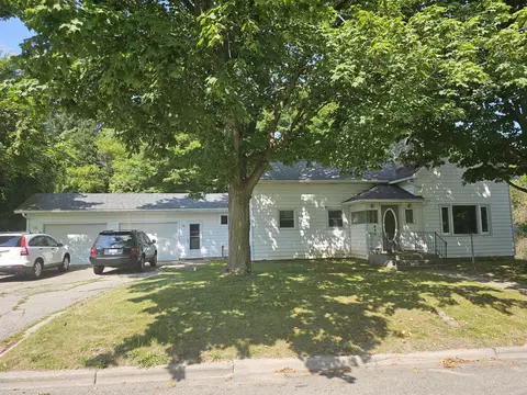 622 Hutchinson St, Big Rapids, MI 49307