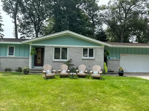 2099 Maryland Blvd, Norton Shores, MI 49441