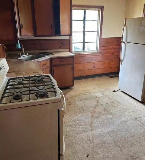 609 Spring St, Three Rivers, MI 49093 photo 4