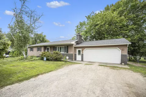1326 102nd Ave, Plainwell, MI 49080