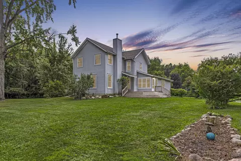 2312 Glasgow Rd, Jackson, MI 49201
