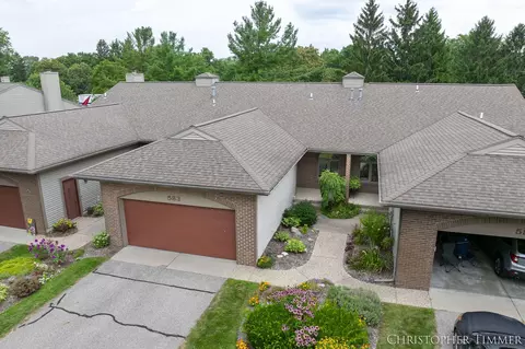 583 Crestview St, Holland, MI 49423