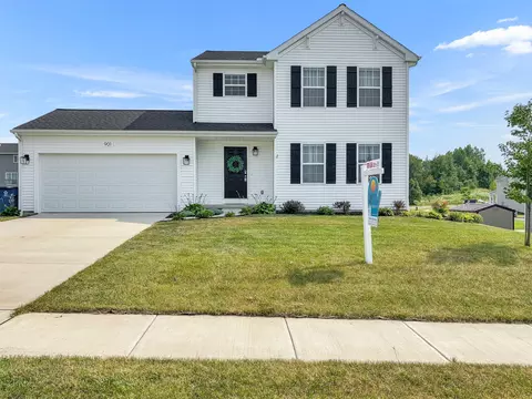901 Oak Wind Ct, Middleville, MI 49333