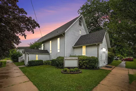 6605 Pipestone St, Eau Claire, MI 49111